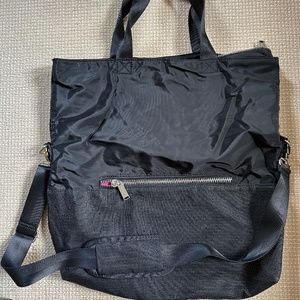 NWOT     Discontinued HTF ATHLETA gym bag  BLACK AND FUCHSIA!